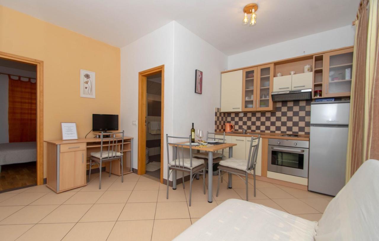 Apartments Valeria Zrnovo Экстерьер фото